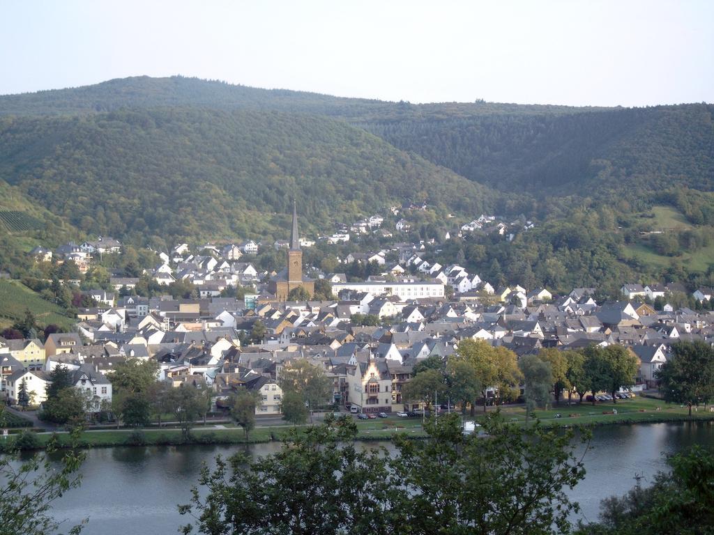 Gaestehaus Knaup Hotel Treis-Karden Buitenkant foto